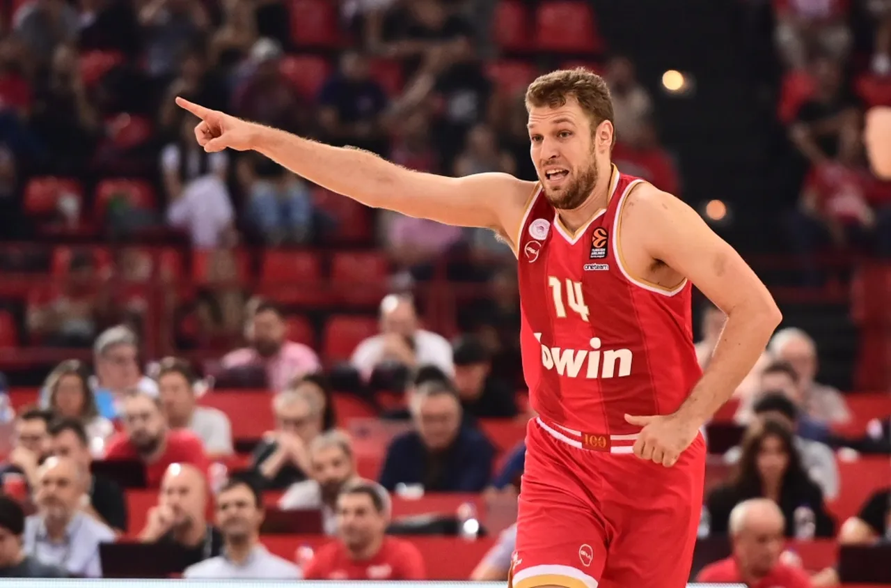 Избраха Александър Везенков за най-полезен играч на Евролигата