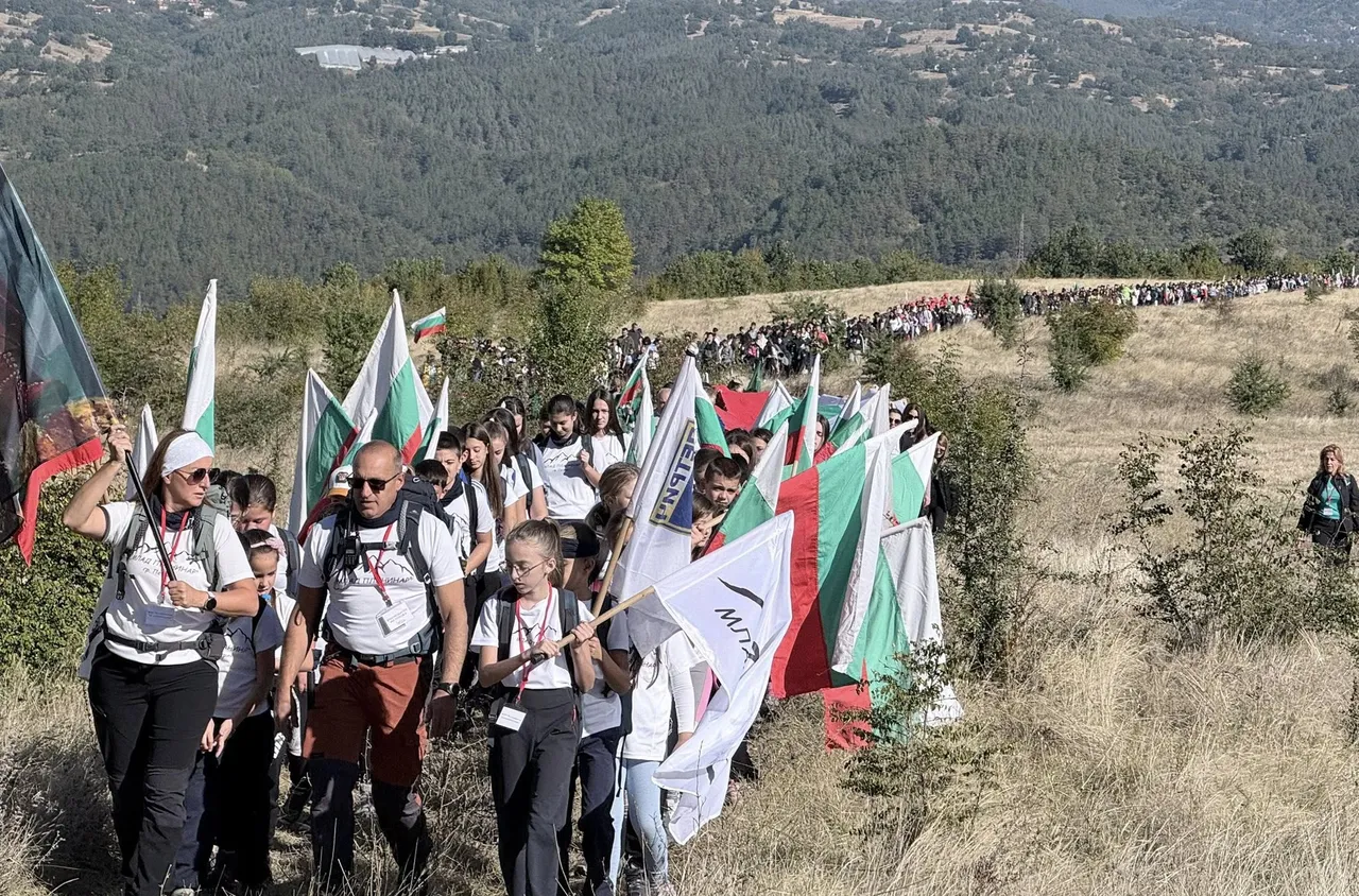 Петричани на поход в памет на цар Самуил