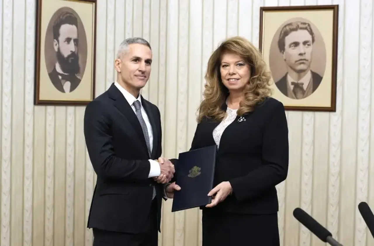 Президентът Йотова даде седмица на Гюров да състави кабинет 