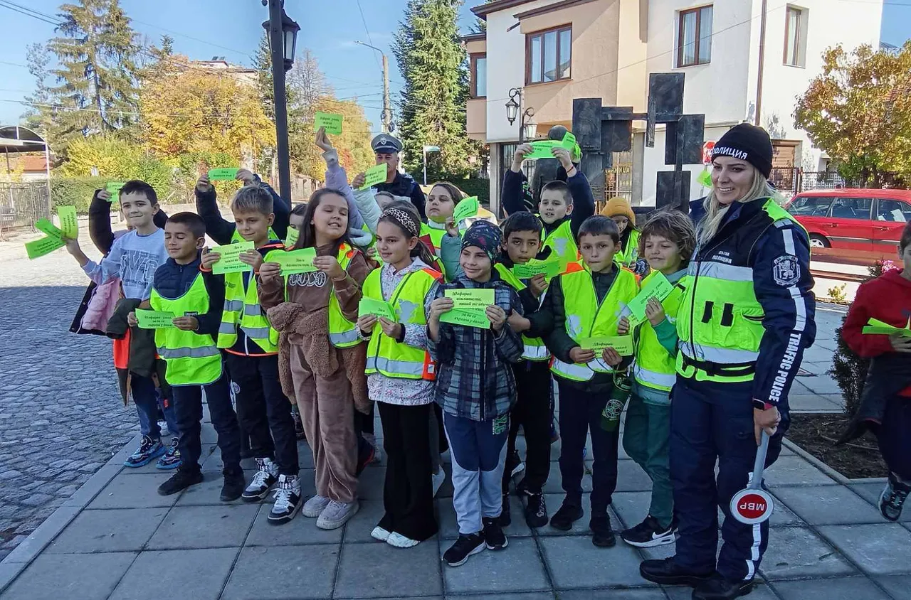 Третокласници от Самоков отбелязаха Световния ден за възпоменание на жертвите ПТП