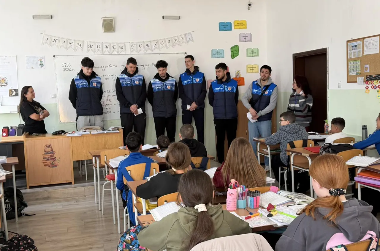 Баскетболистите на "Рилски спортист“ гостуваха в училище в Самоков