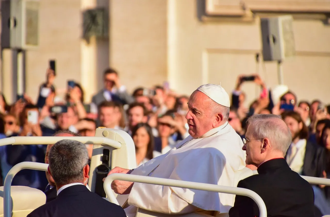 Животът на папа Франциск вече е извън опасност