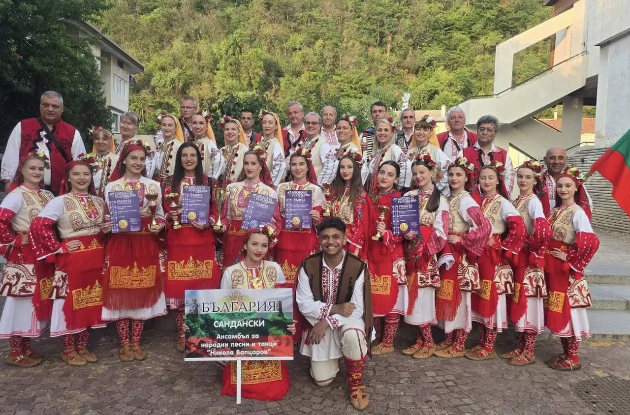 4 първи места за ансамбъла на Сандански на фолклорния събор в Ловеч