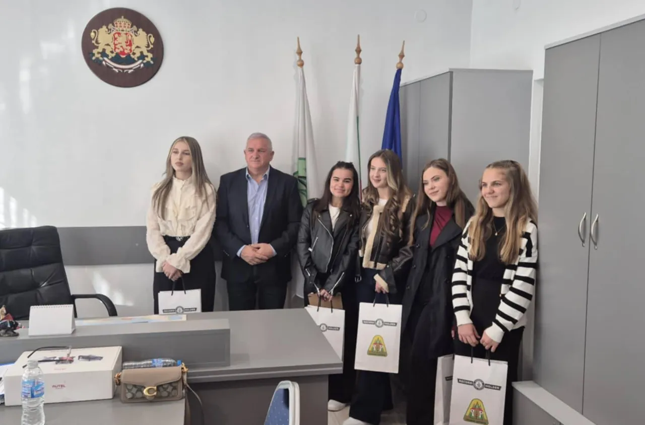 Ученици от Сатовча поеха за един ден властта в общината