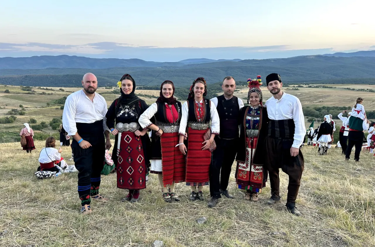 Разлог отново блесна на Фестивала на фолклорната носия "Жеравна 2025"
