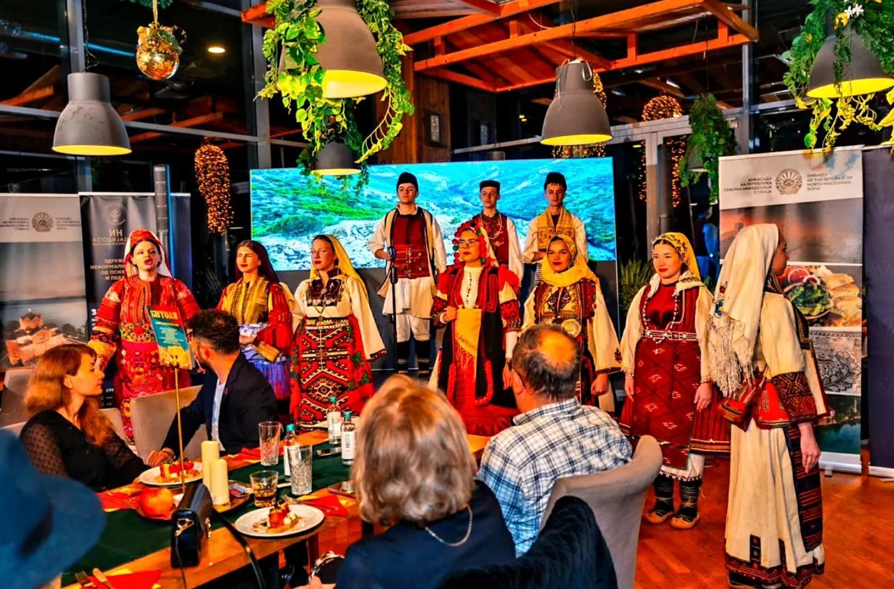 Автентичните носии на Северна Македония оживяха на „Вечери на Балканите“