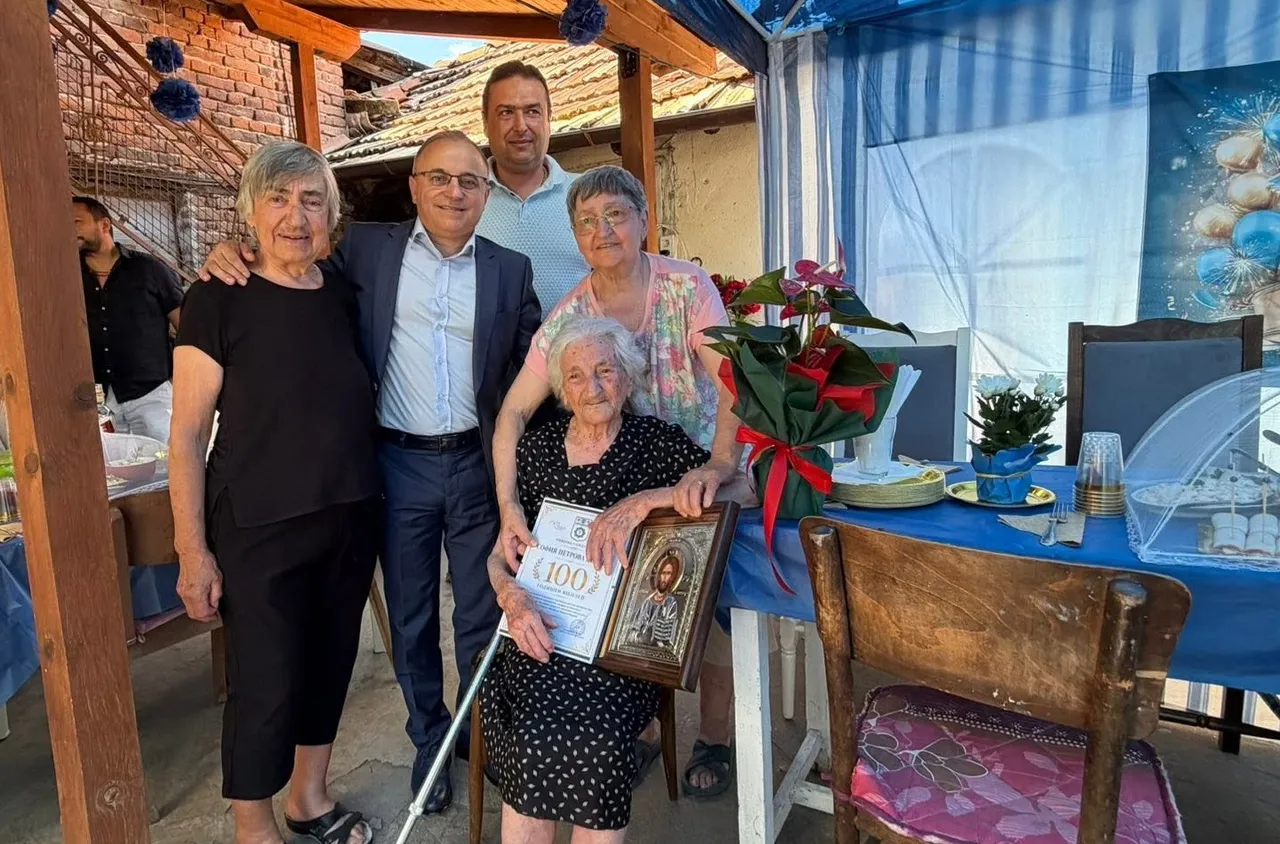 Баба София от Склаве отпразнува своя 100-годишен юбилей