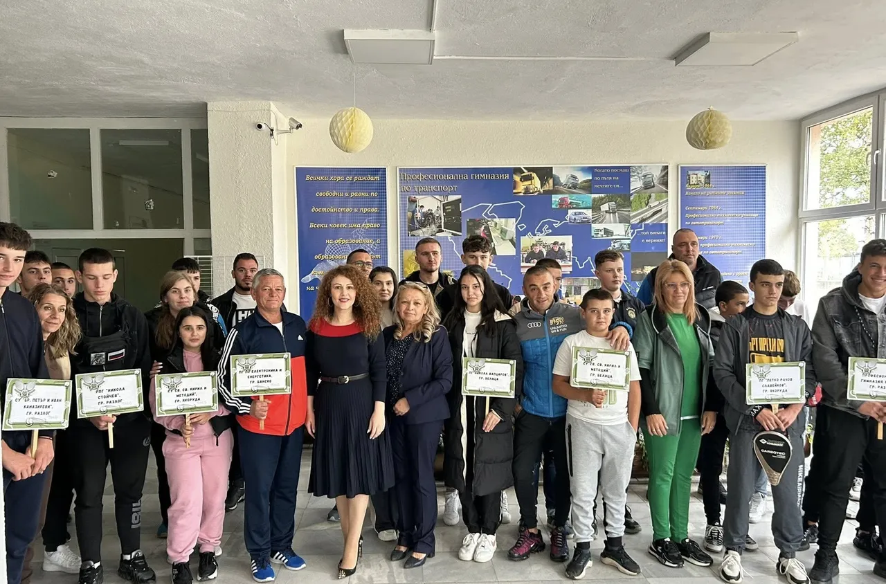 14 училища се състезаваха в тенис турнир по случай празника на Разлог