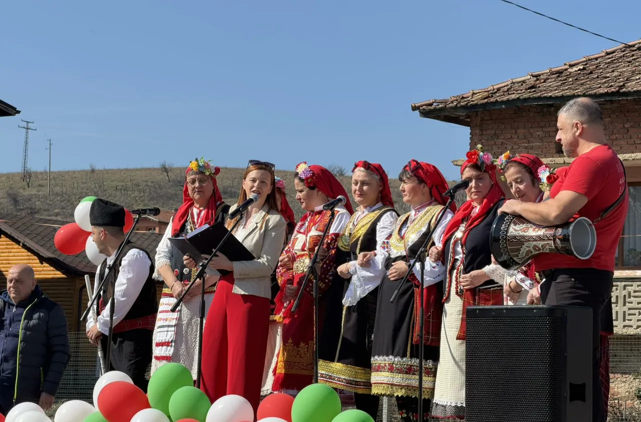 Рилци отбеляза Деня на самодееца с пъстър фолклорен празник
