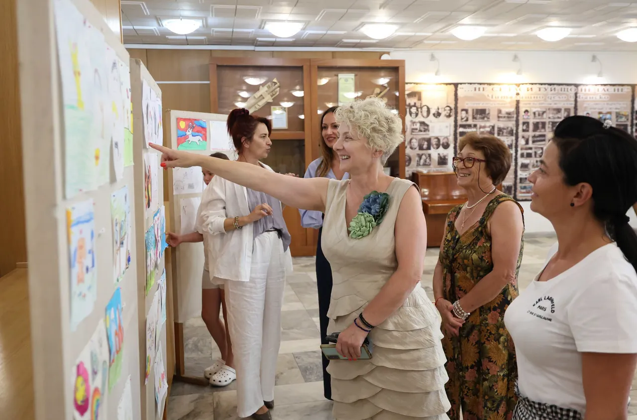 Изложба представя творбите на децата от Лятната школа по изобразително изкуство в Банско