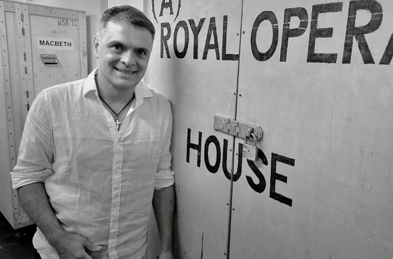 Васко Василев на 55 години с концерт тази вечер