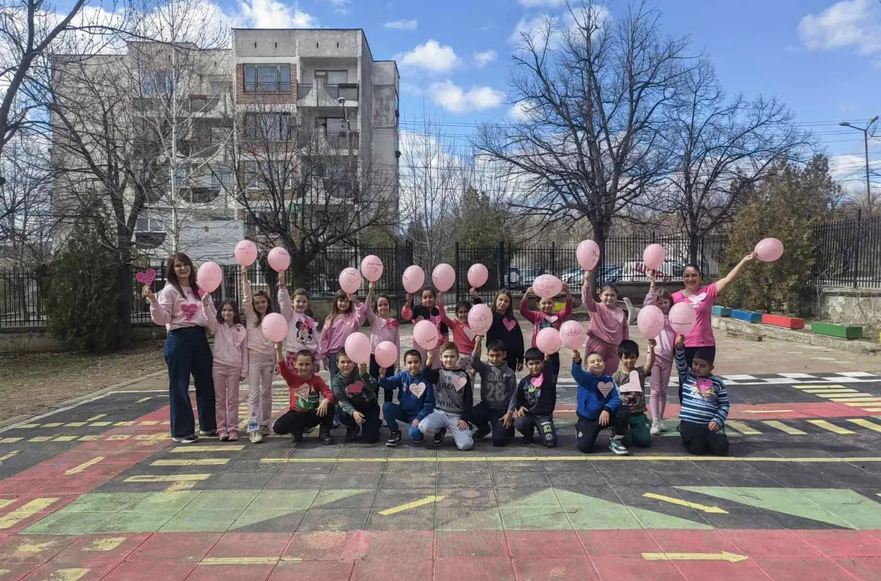 Розово послание срещу тормоза в Бобов дол