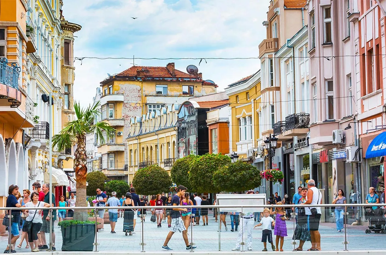 Пловдив затваря центъра за движение на стари коли за 7 месеца