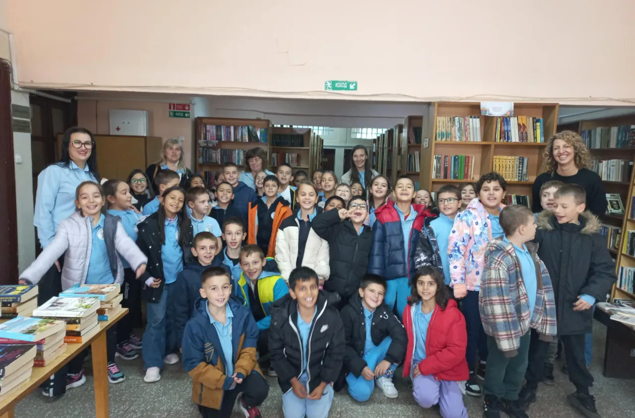 Малки читатели изпълниха с усмивки библиотека "Зора“ в Дупница