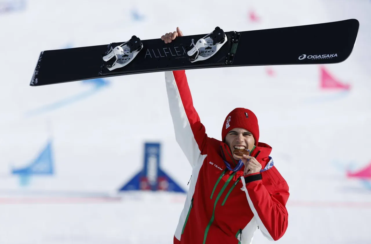 България посреща днес медалиста Тервел Замфиров