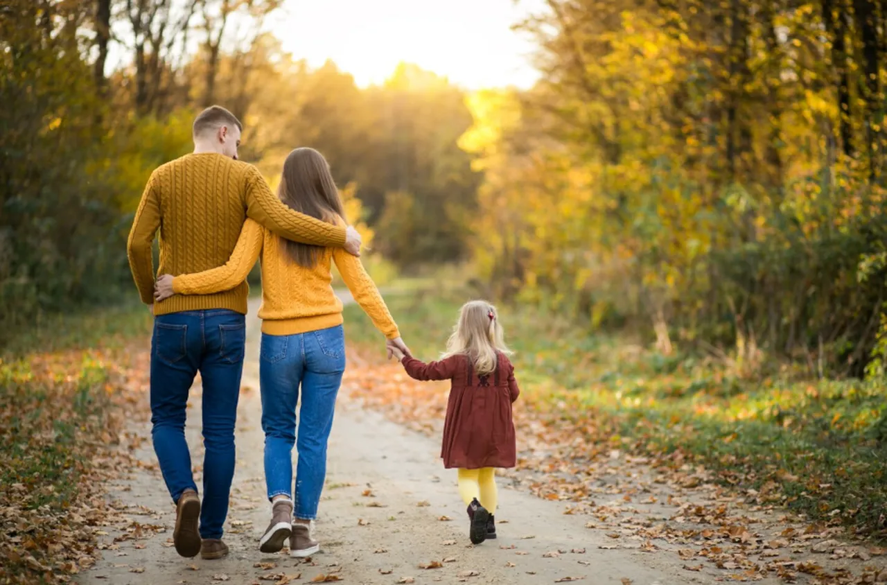 Ето колко пари месечно са нужни на тричленно семейство у нас