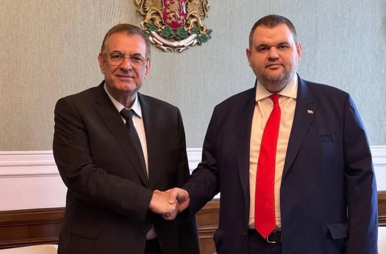 Чакъров и Пеевски на обединителна среща