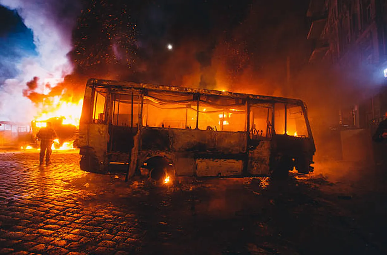 Автобус се запали на АМ "Тракия", няма пострадали