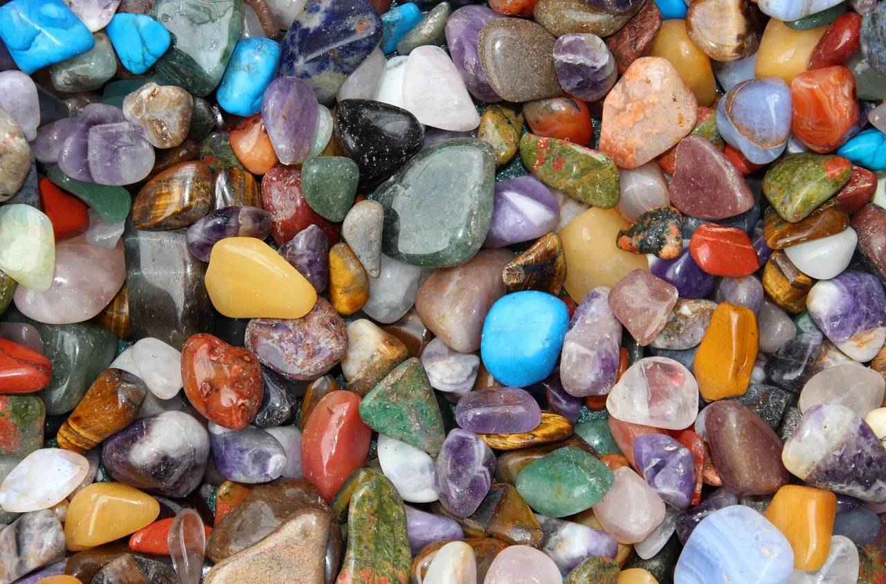 Камъни за късмет и успех в годината на Огнения кон