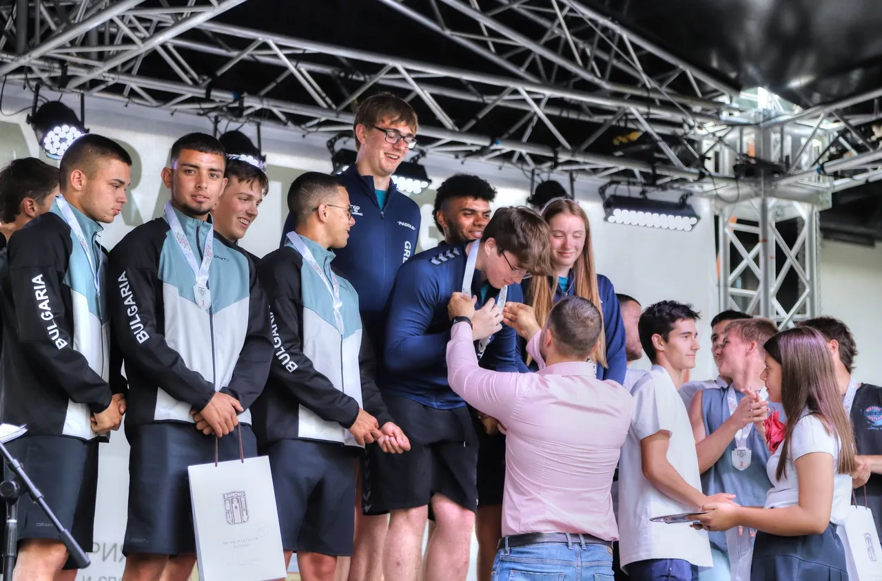 Наградиха призьорите от Европейското по рафтинг в Банско