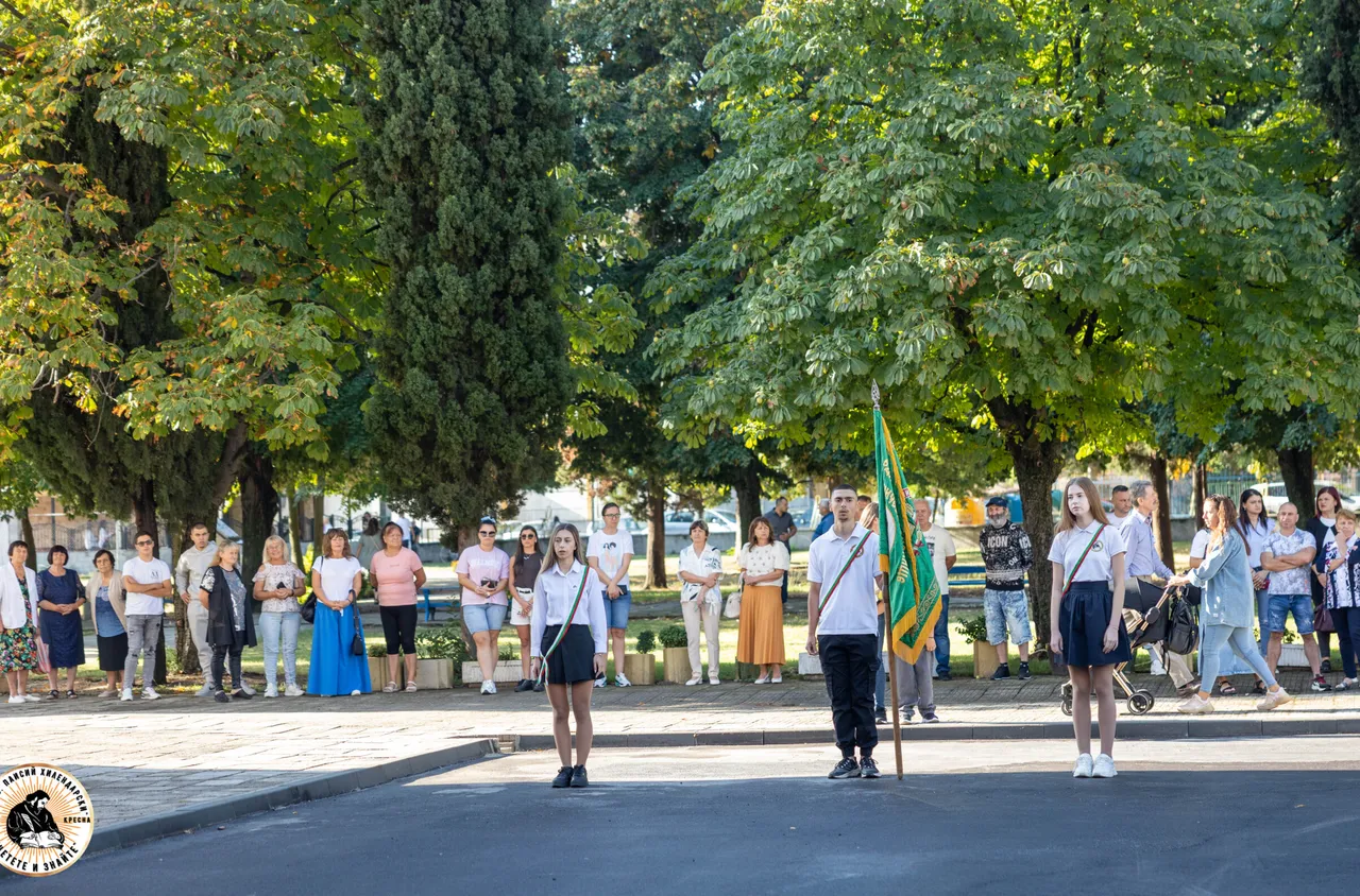 Започна новата учебна година в СУ "Паисий Хилендарски" - Кресна