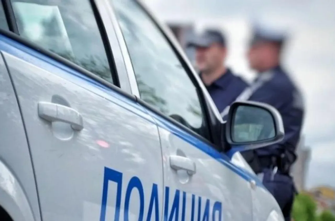 Млад мъж отвлече служителка на бензиностанция на АМ "Струма"