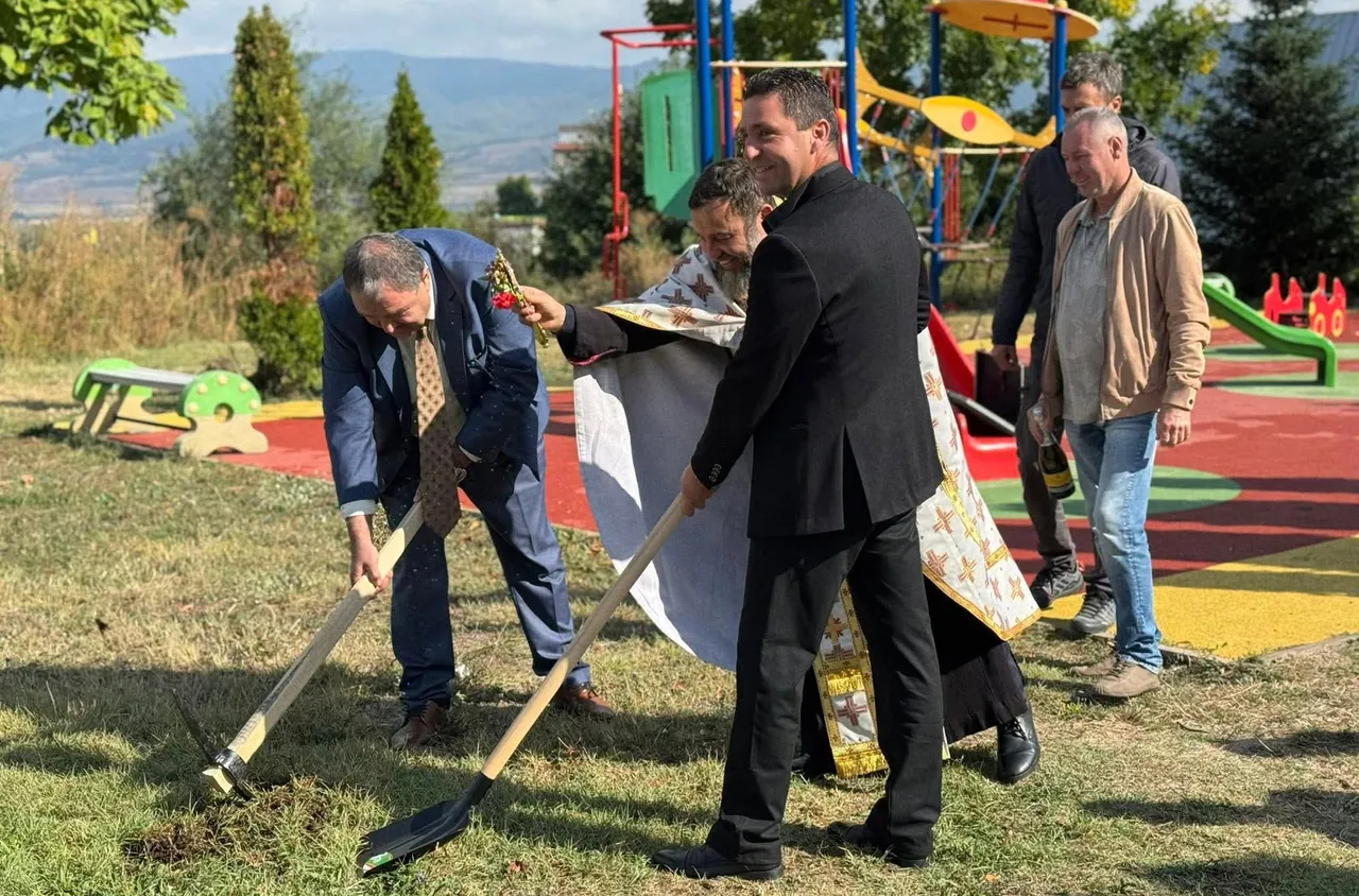 Първа копка на водопровод и резервоар за минерална вода в Сапарева баня