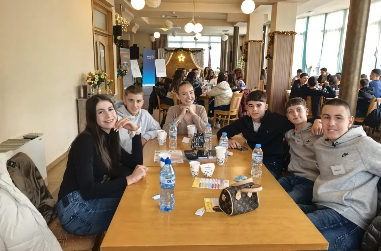 Проектът "Бъди Я.К!“ започна ударно с "Младежко кафене"