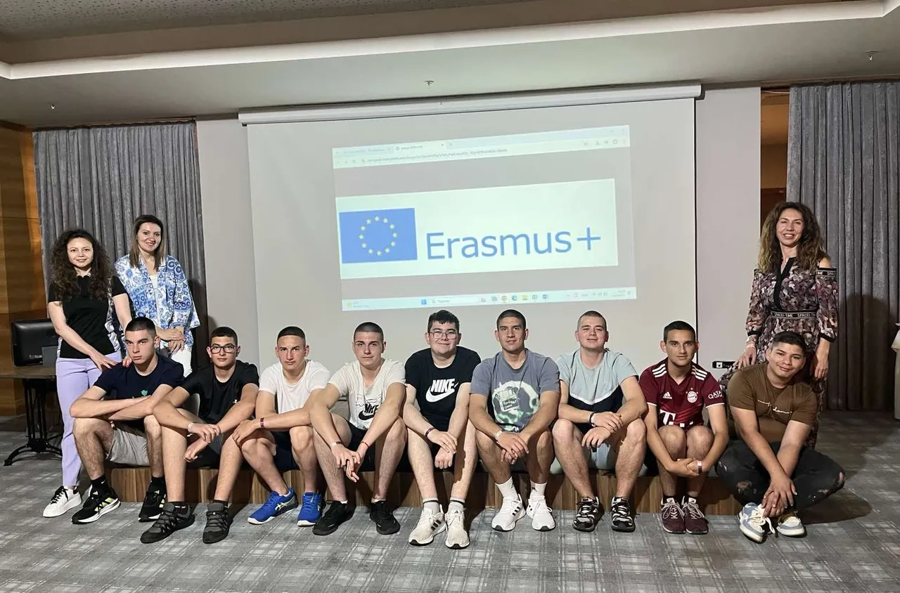 Гимназията по транспорт в Разлог на посещение в Измир