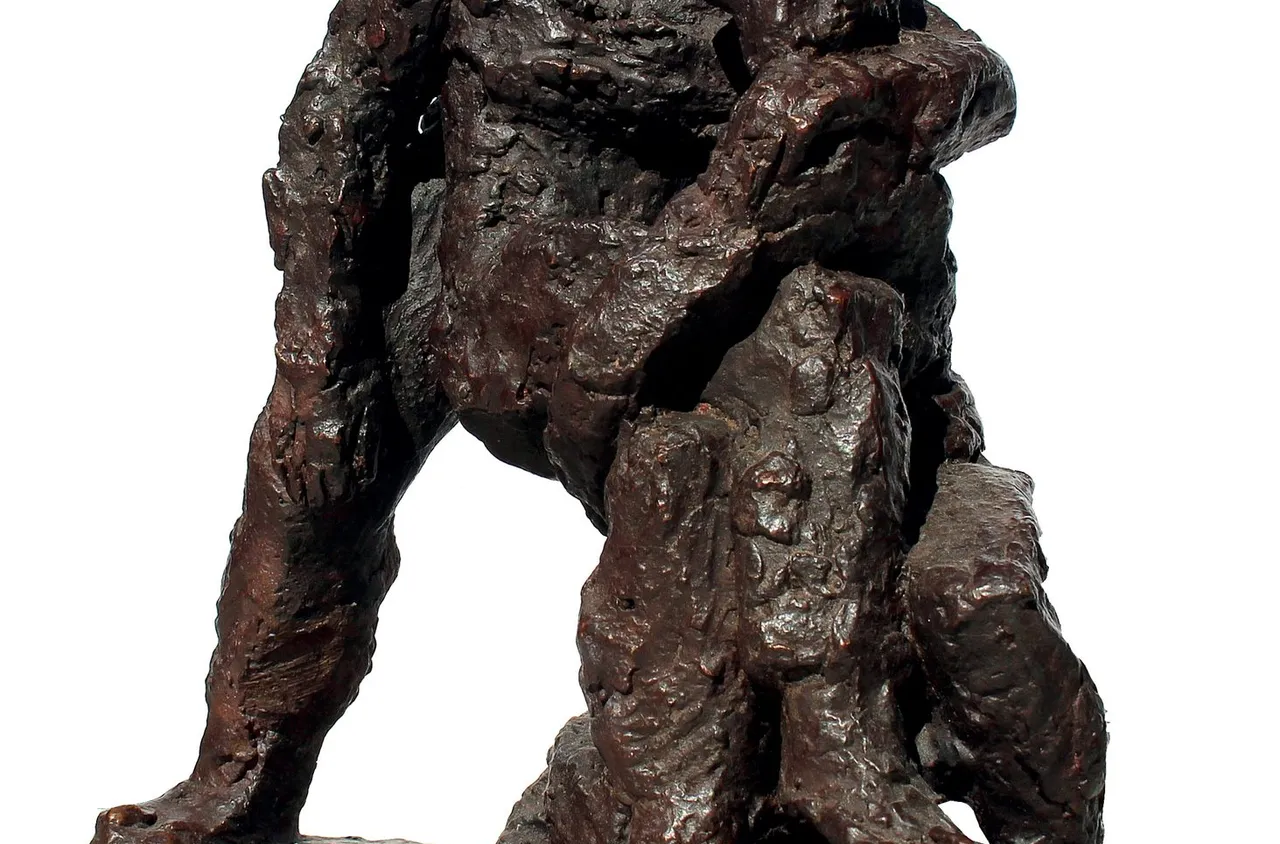 Скулпторът Любомир Далчев с изложба в Смолян