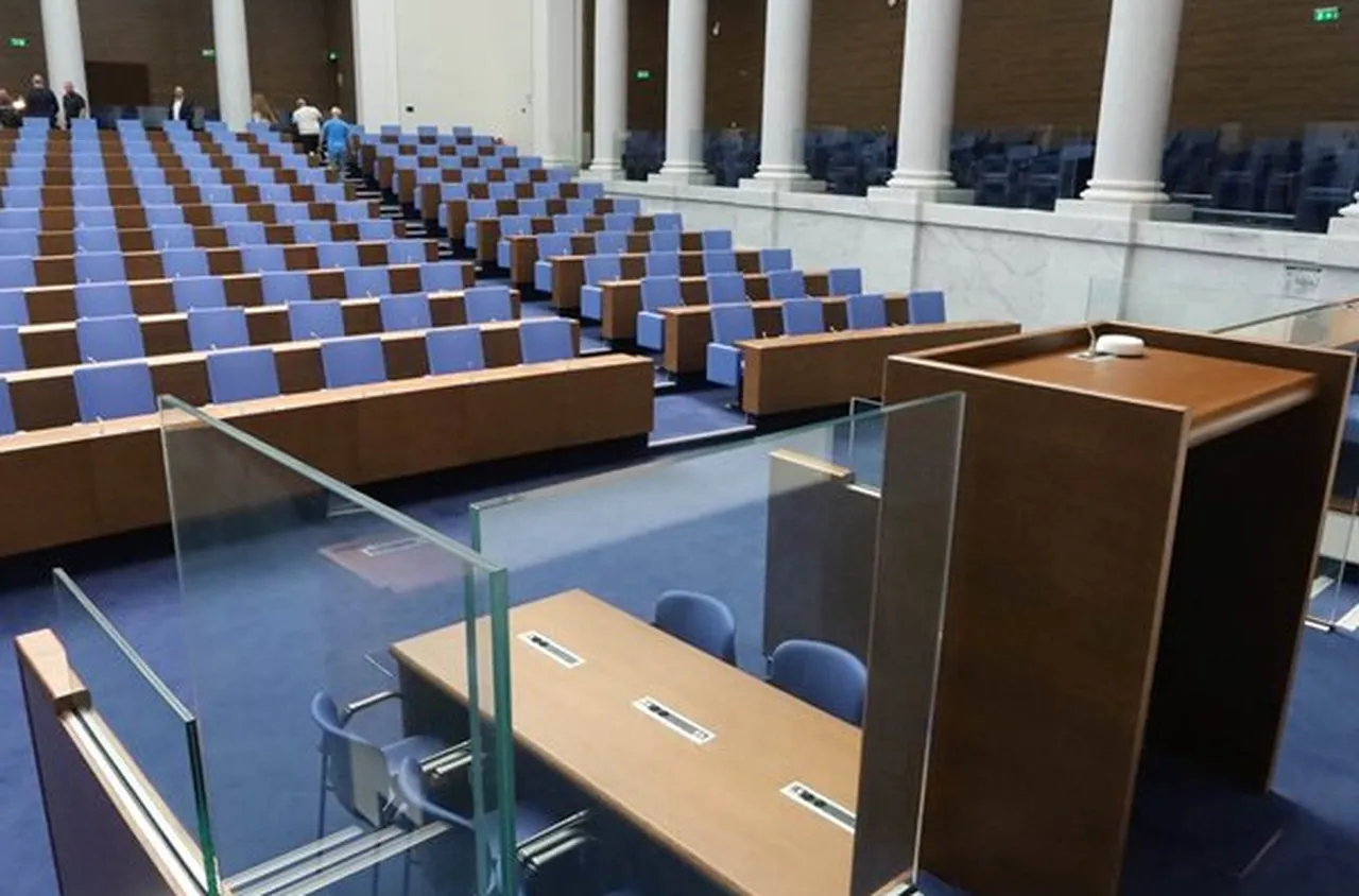 Неуспешен е и третият вот на недоверие срещу кабинета "Желязков"