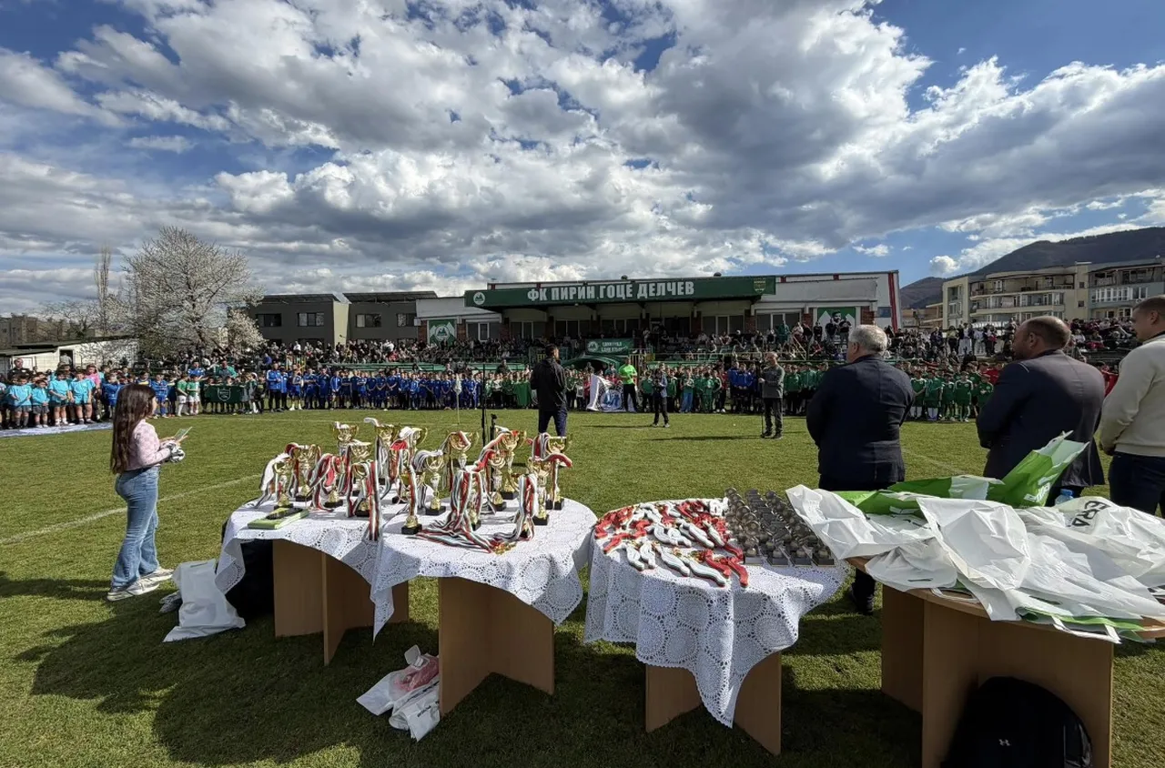 Над 50 отбора от цялата страна в мащабен детски футболен турнир в Гоце Делчев/снимки/