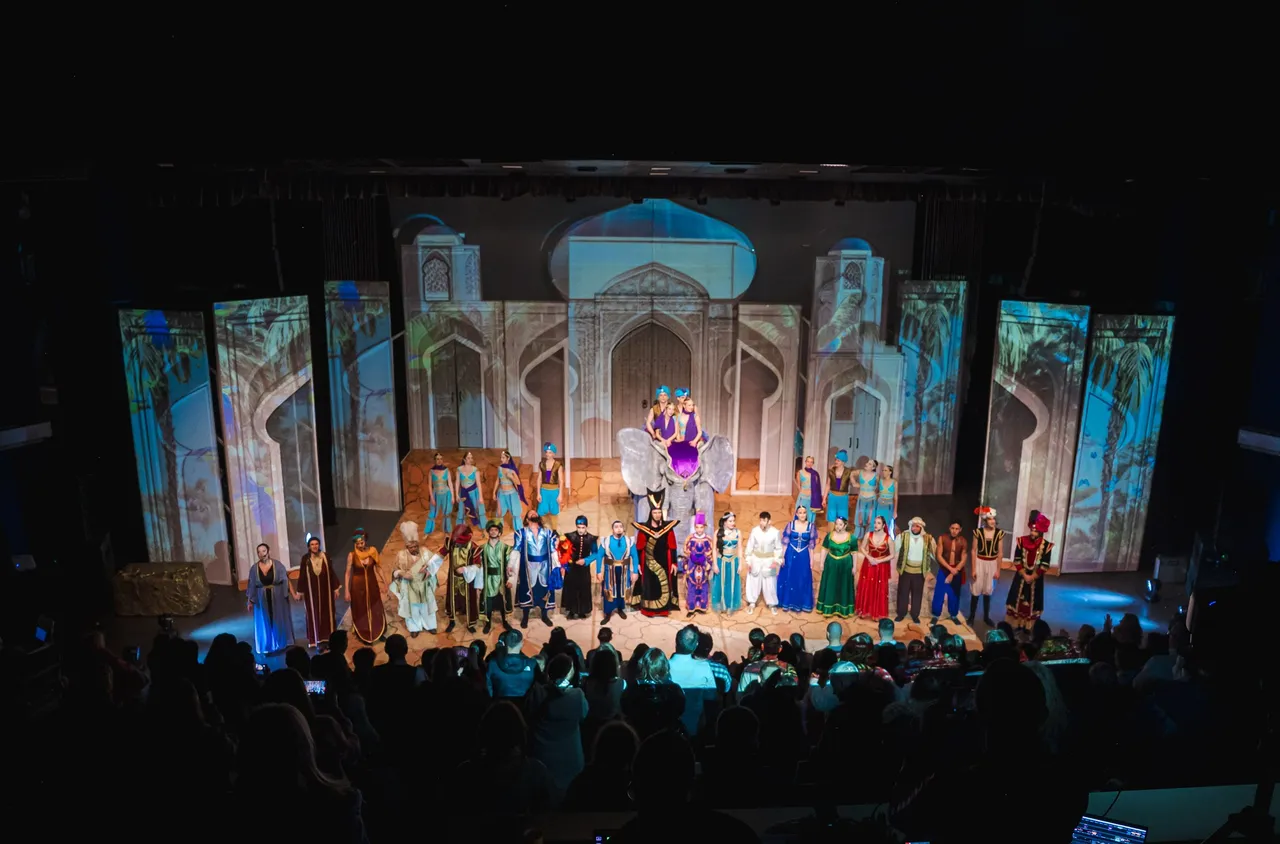 Вълшебният свят на Аладин омагьоса благоевградската публика