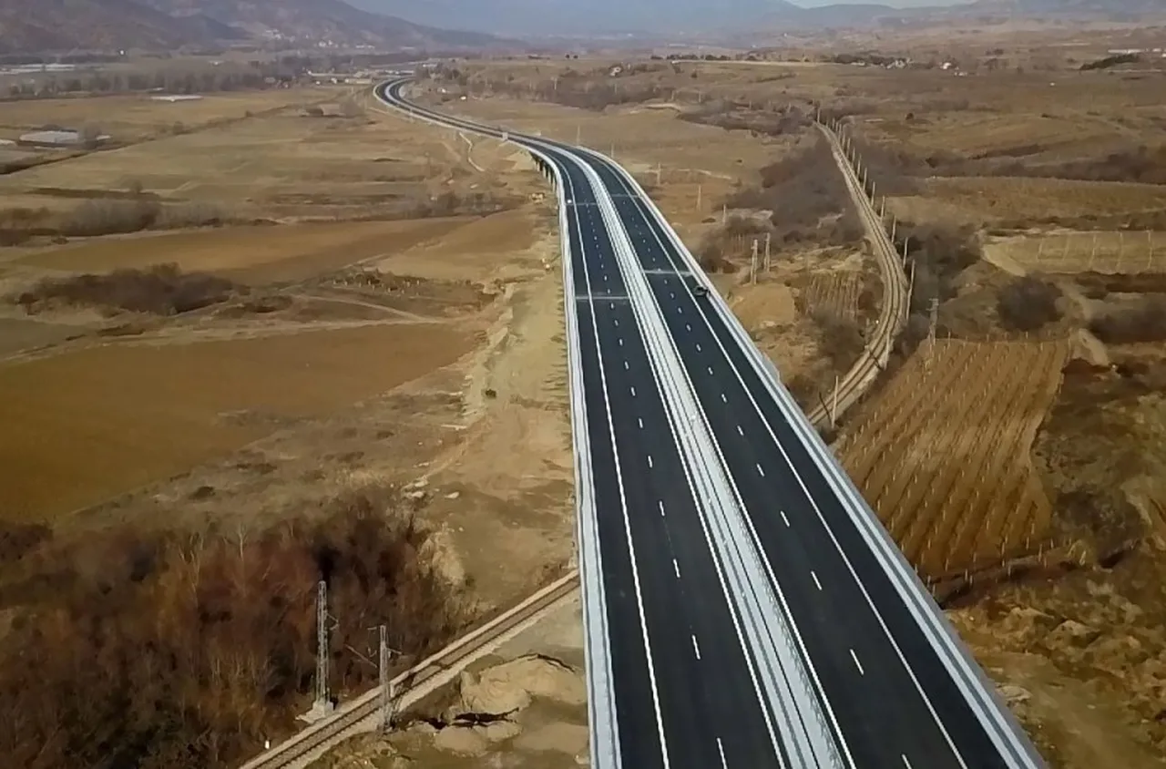 Ремонтни дейности в участъка Симитли - Кресна