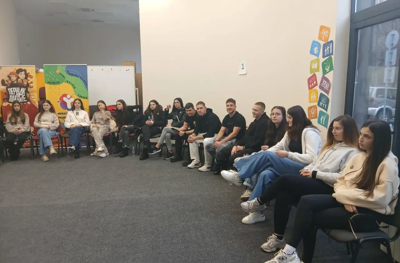 Ученици от ПТГ "Никола Вапцаров“ на обучение за личностно развитие в Перник