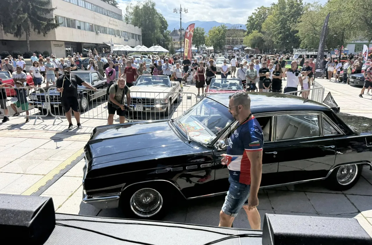 Над 130 автомобила на първото ретро изложение в Самоков