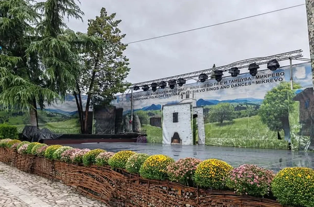 "Малешево пее и танцува" започва със закъснение заради катастрофата в Дефилето