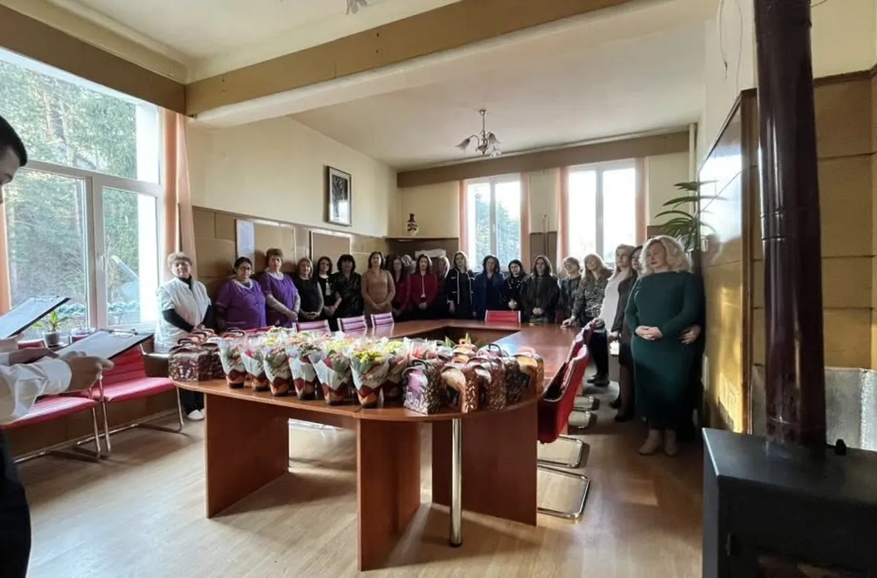 Ученици от Якоруда изненадаха учителките си за 8 март