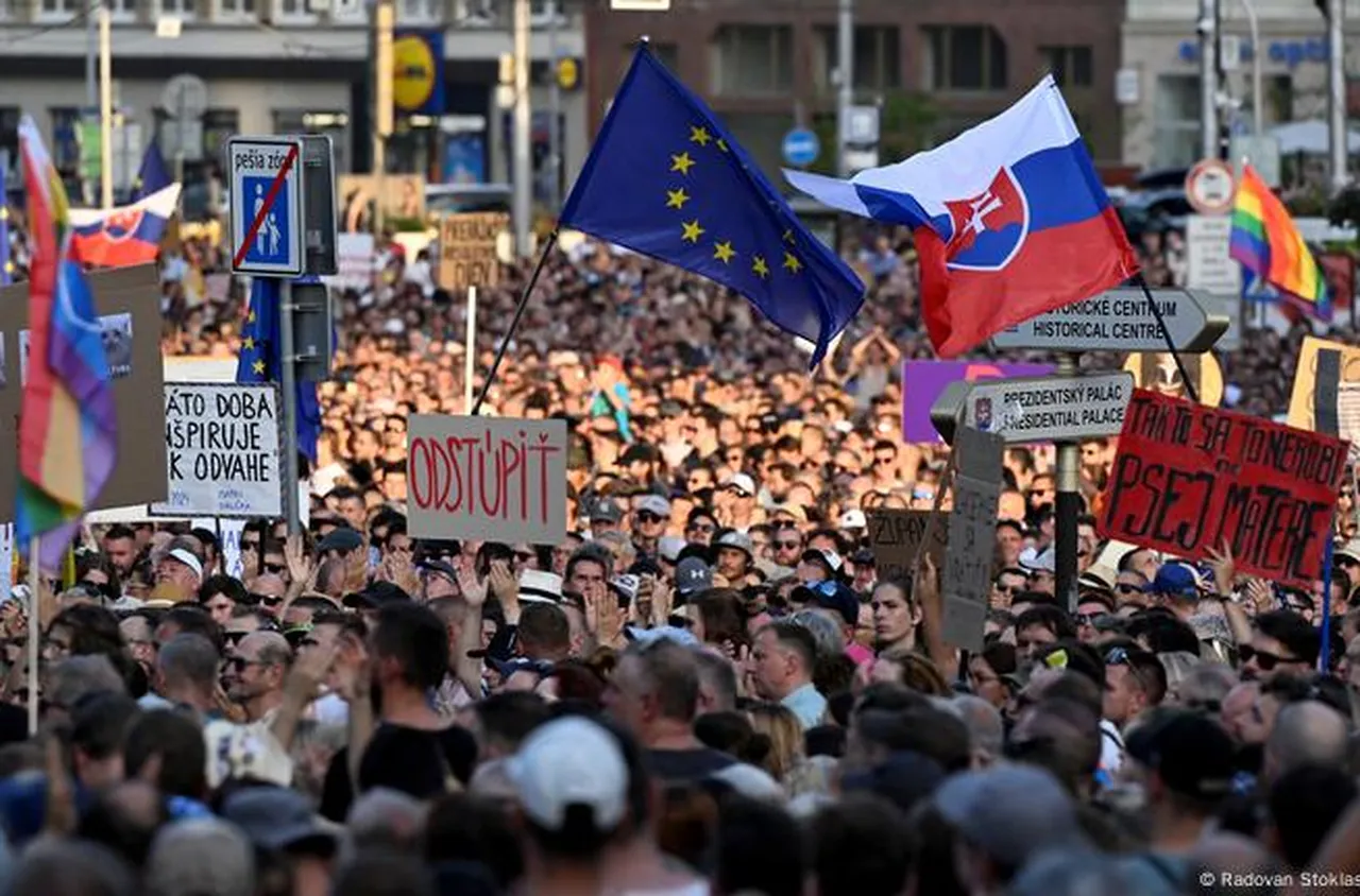 Масови протести заляха Словакия