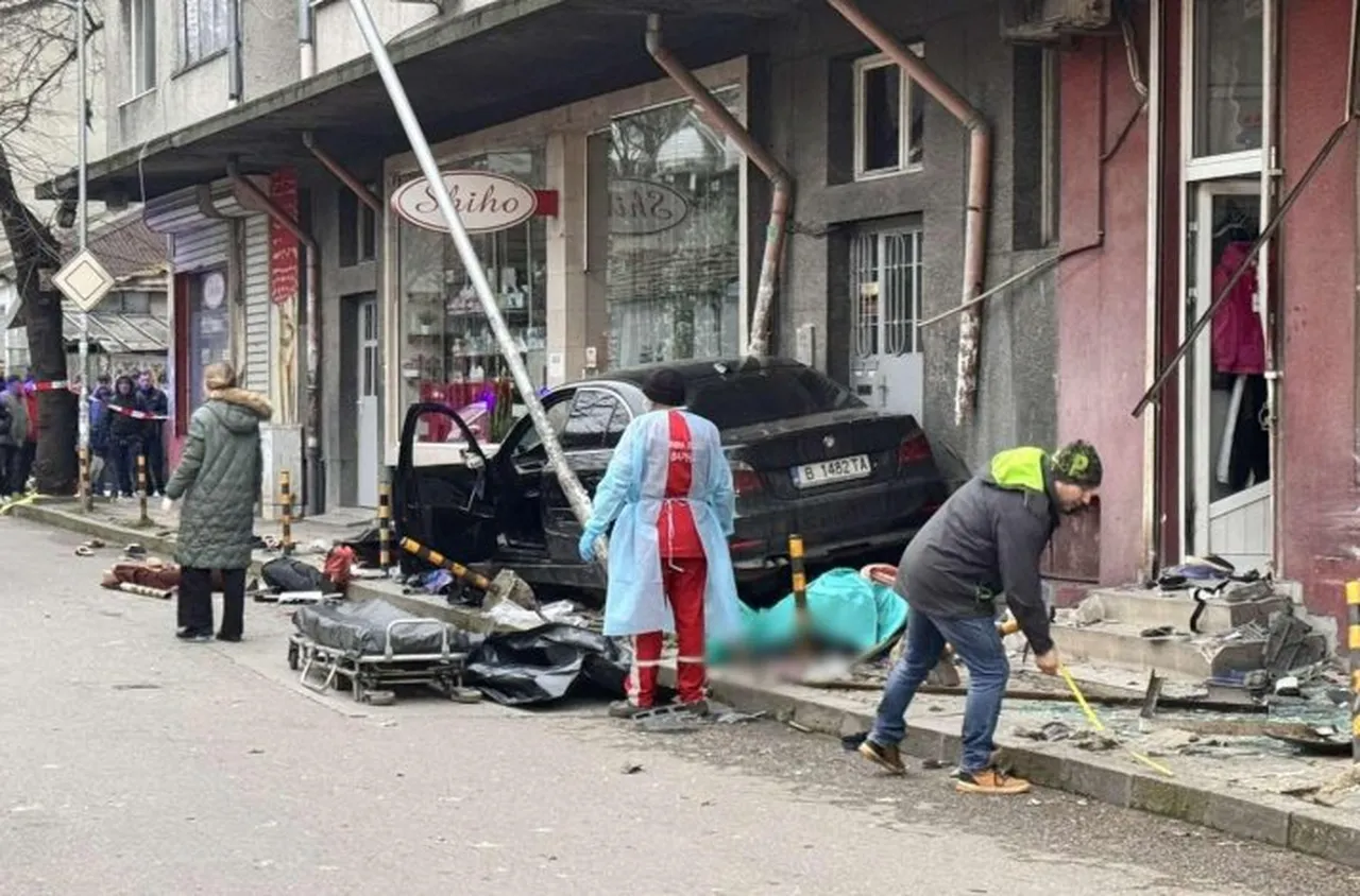 Тежка катастрофа във Варна: Шофьор помете и уби на място пешеходци