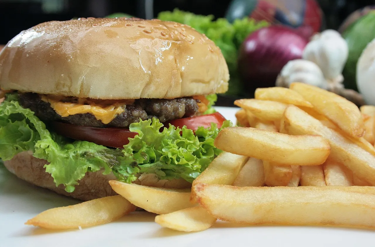 Връзката между ултрапреработените храни и рака на белия дроб