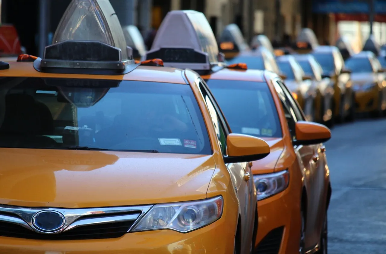 Uber вече предлага роботизирани таксита