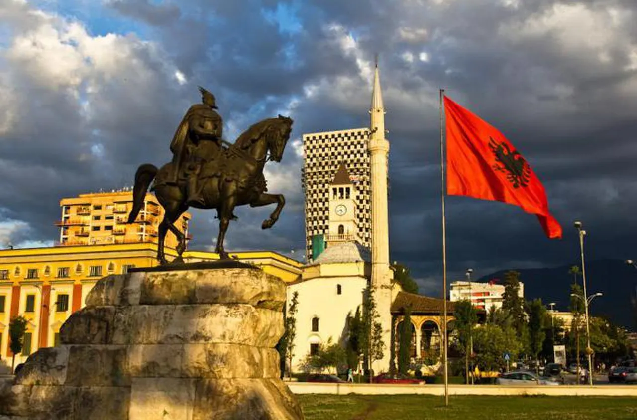 Тирана – сред най-добрите дестинации за соло пътешествия през 2025 г.