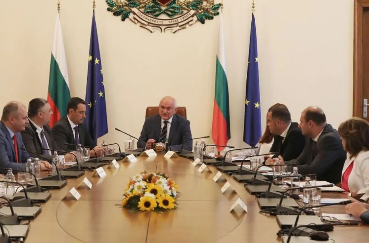 Служебното правителство ще проведе първото си заседание за годината