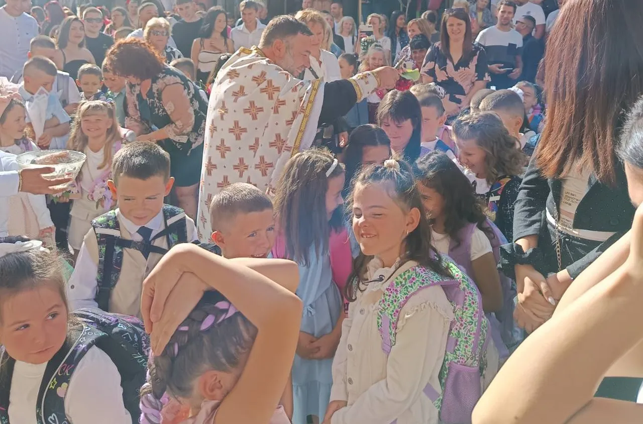 43 първокласници прекрачиха училищния праг в община Сапарева баня