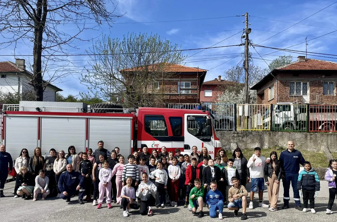 В СУ "Христо Ботев"– Бобов дол се проведе тренировъчна противопожарна евакуация