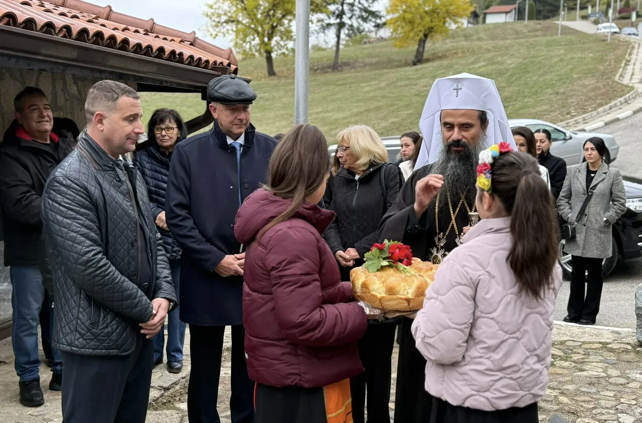 Патриарх Даниил освети новия Център за образование в с. Белчин