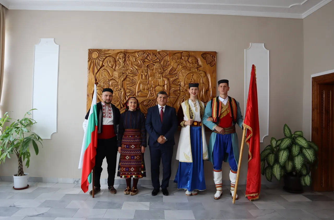 Кметът на Струмяни прие участниците в МФФ "Малешево пее и танцува"