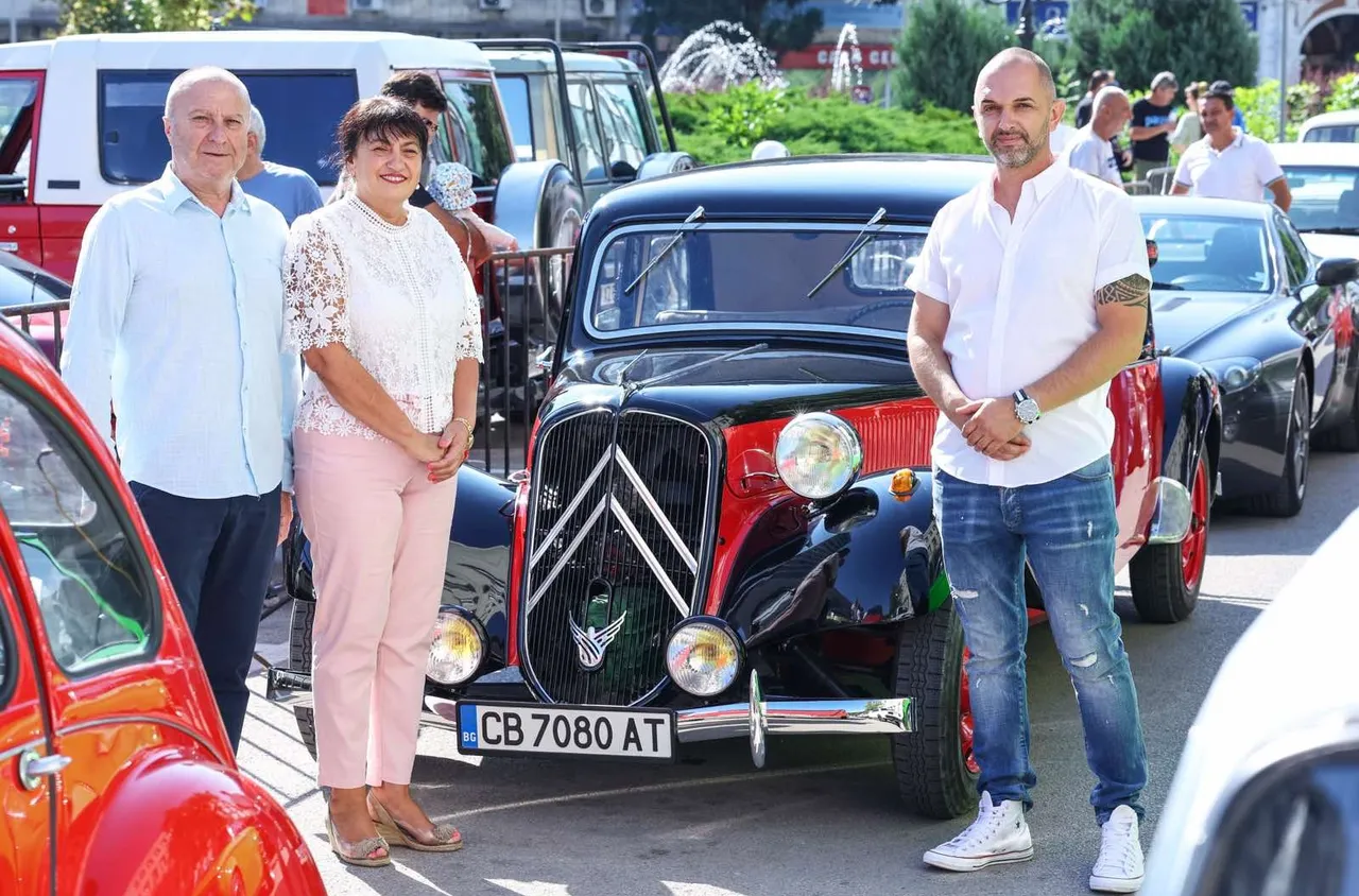 Деветото издание на Ретро парада във Видин събра ентусиасти от цялата страна