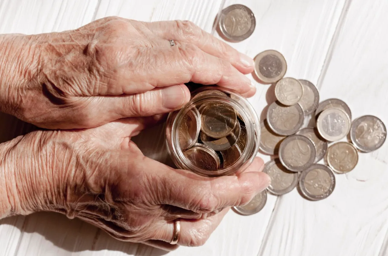 Албания планира петкратно увеличение на пенсиите